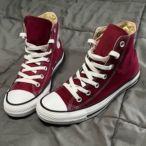 Converse Chuck Taylor Classic High Tops Maroon like new mens 6 womens 8